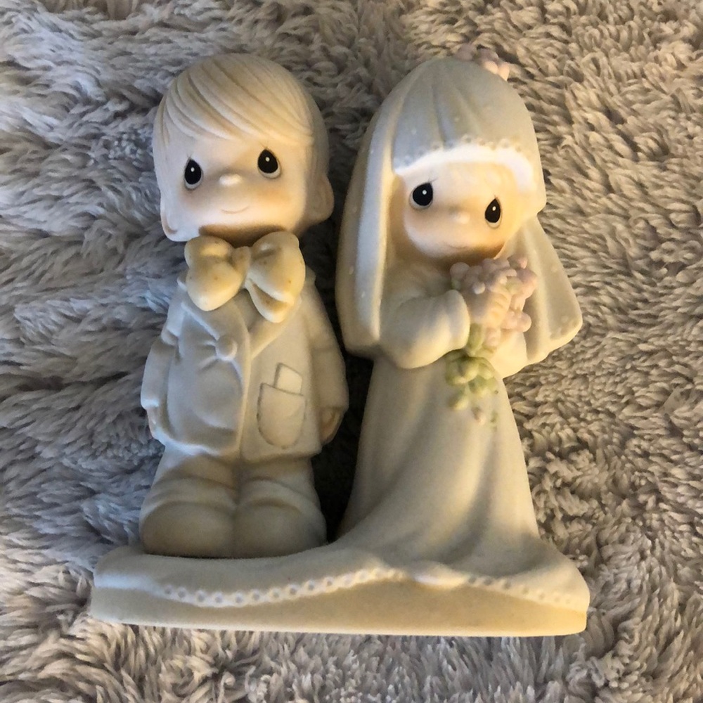 Precious Moments “The Lord Bless You and Keep You” Wedding Statue